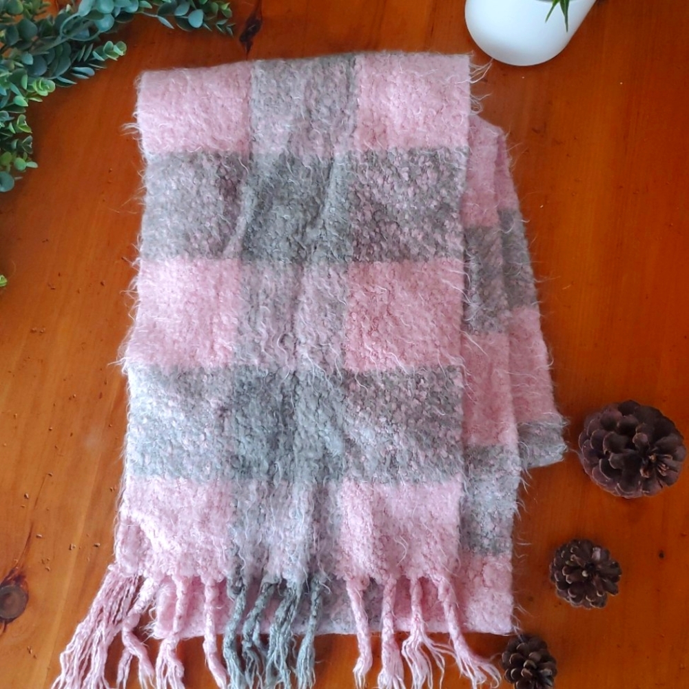 VS Blanket Scarf Pink Grey buffalo check